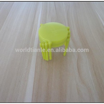 Yellow color pp plastic pizza stand made from food grade PP material,PP pizza tripod